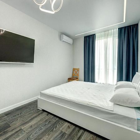 Apartment Voskresenska 18 , Парковые Озера Киев Екстериор снимка