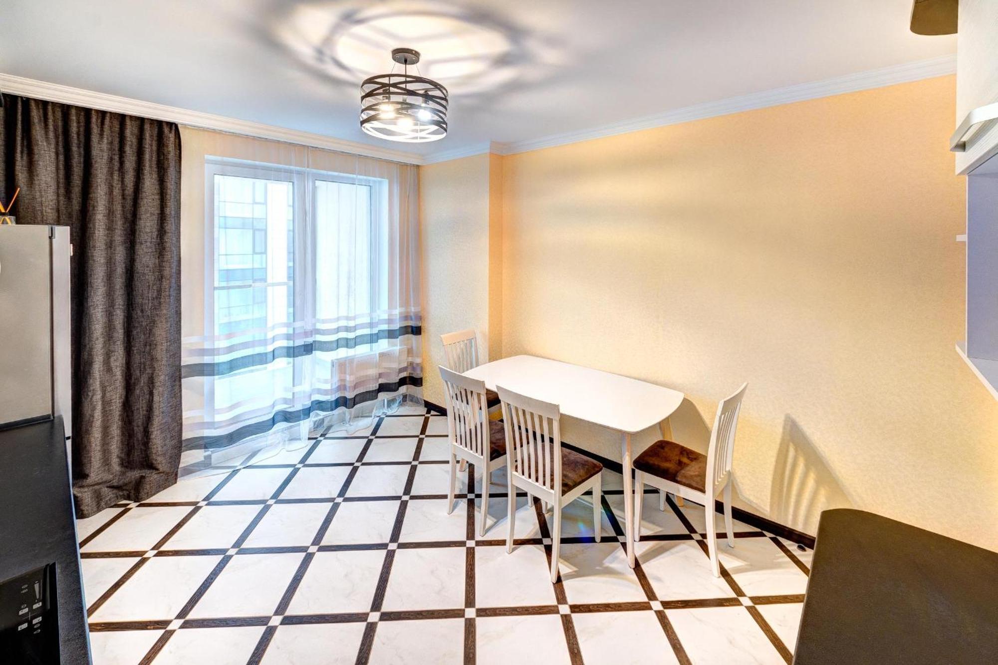 Apartment Voskresenska 18 , Парковые Озера Киев Стая снимка