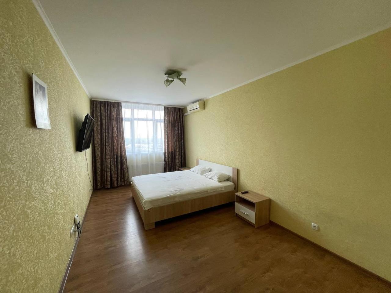 Apartment Voskresenska 18 , Парковые Озера Киев Екстериор снимка